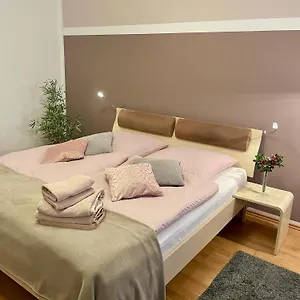 Blumsens Stadtwohnung Am Oertelplatz Apartment